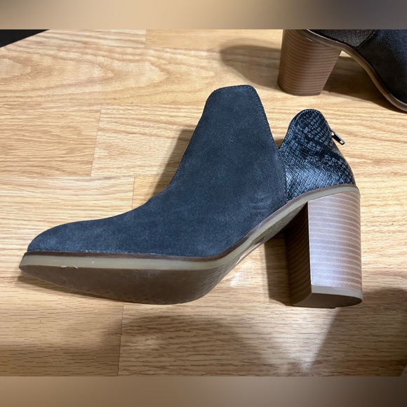 Dolce Vita Gray Suede snake print booties - Picture 3 of 5
